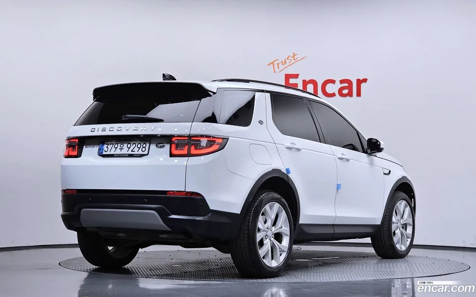 Land Rover Discovery Sport P250 SE 2022 — миниатюра 2