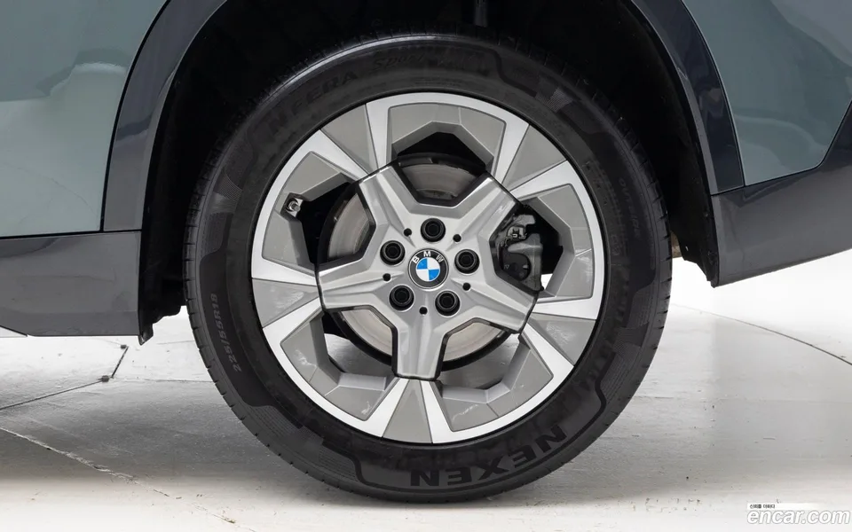 BMW X1 sDrive 20i xLine 2023 — миниатюра 5