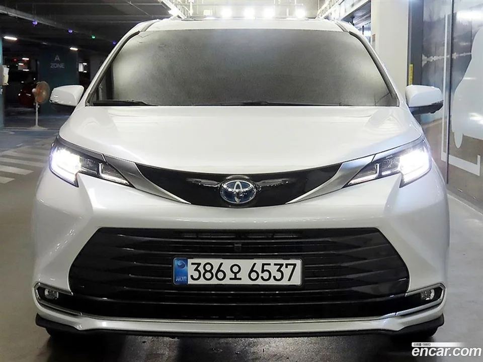 Toyota Sienna 2.5 2WD 2025 — миниатюра 2
