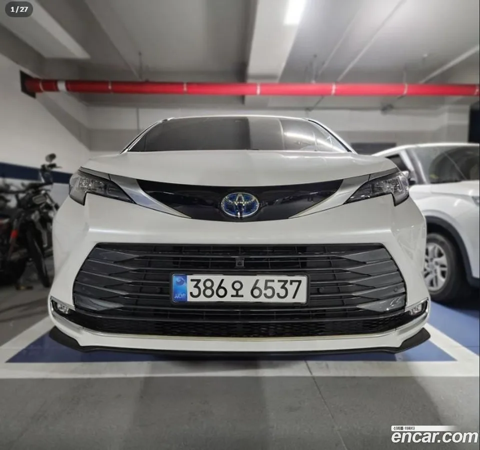 Toyota Sienna 2.5 2WD 2025 — фото 1, купить с доставкой в Москву