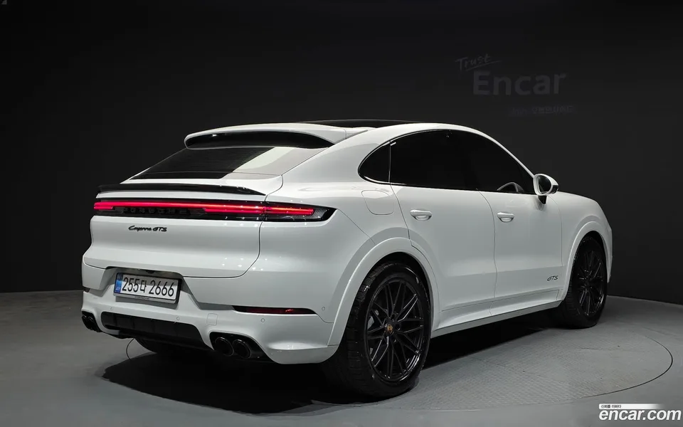 Porsche Cayenne 4.0 GTS 2025 — миниатюра 2