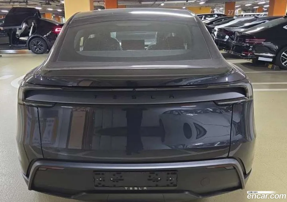 Tesla Model Y RWD 2026 — миниатюра 3