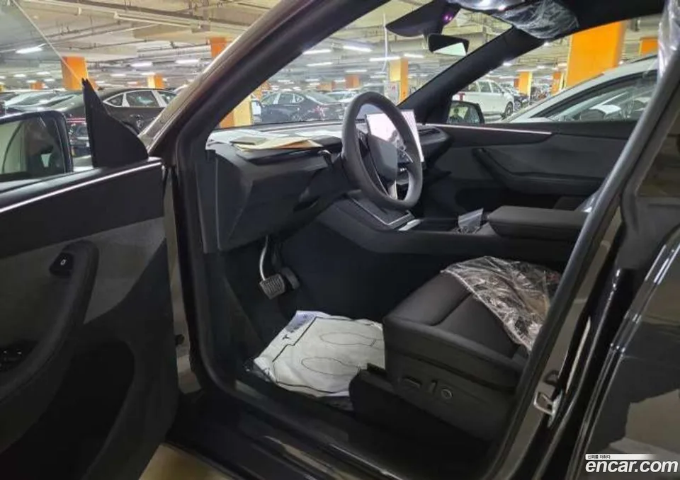 Tesla Model Y RWD 2026 — миниатюра 4