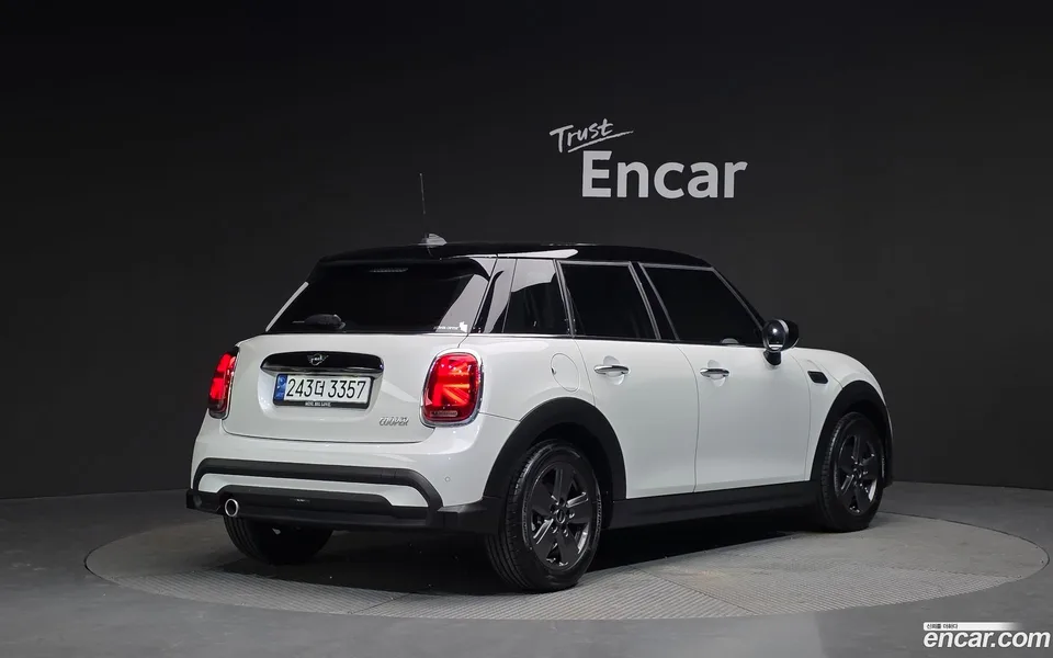 MINI Cooper 2023 — миниатюра 2