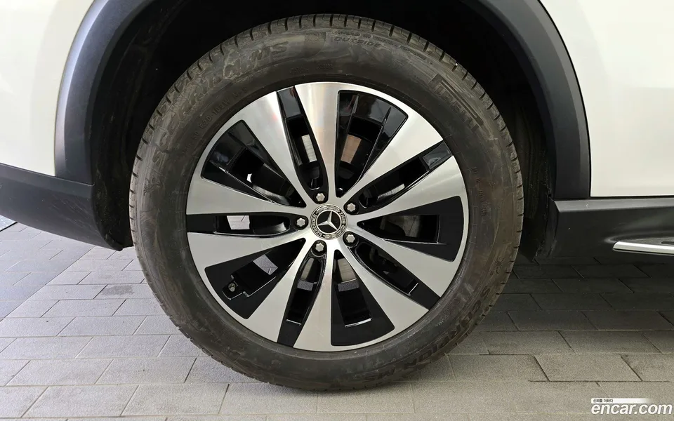 Mercedes-Benz GLE-Class GLE300d 4MATIC 2024 — миниатюра 5