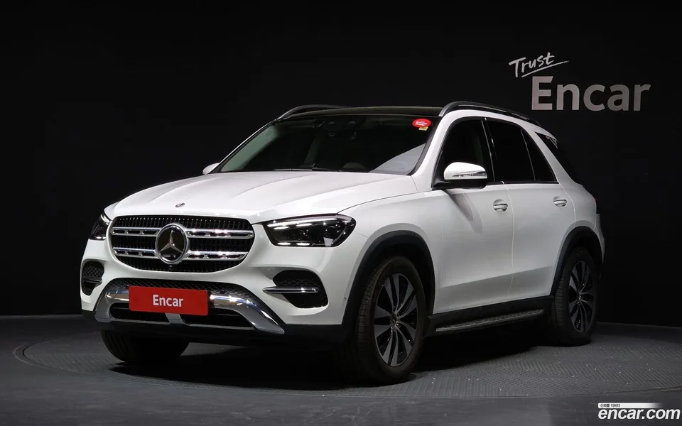 Mercedes-Benz GLE-Class GLE300d 4MATIC 2024 — фото 1, купить с доставкой в Москву