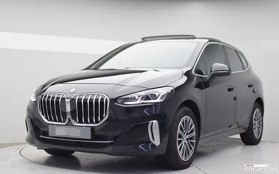 BMW 2 Series Active Tourer 218d 2023 — фото 1, купить с доставкой в Москву