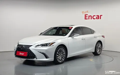 Lexus ES 300h 2024 купить в Москве