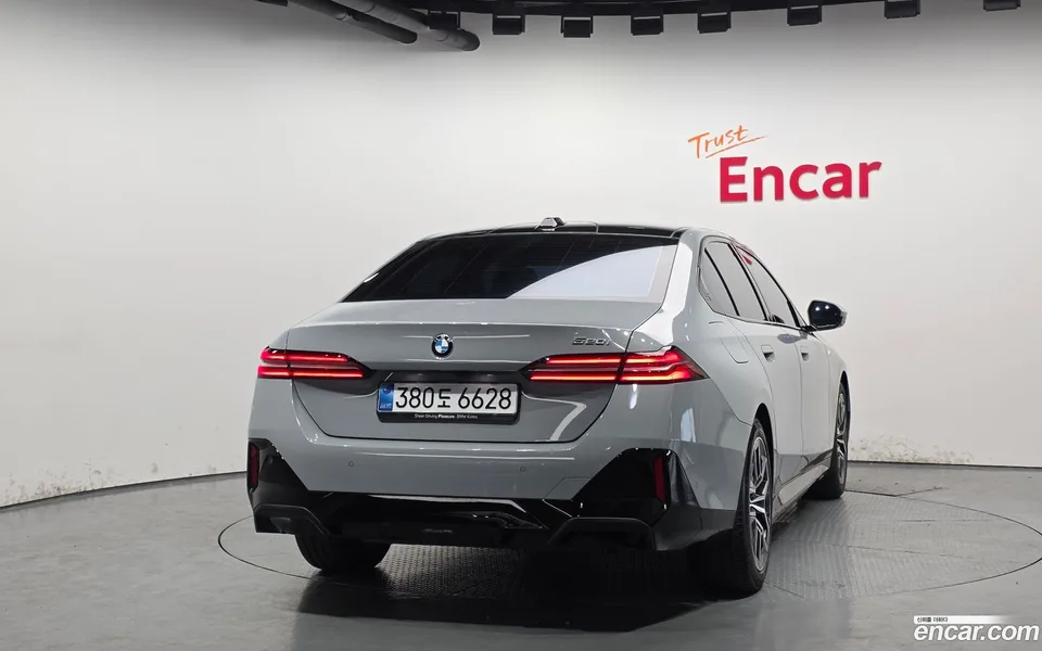 BMW 5 Series 520i M 2025 — миниатюра 4