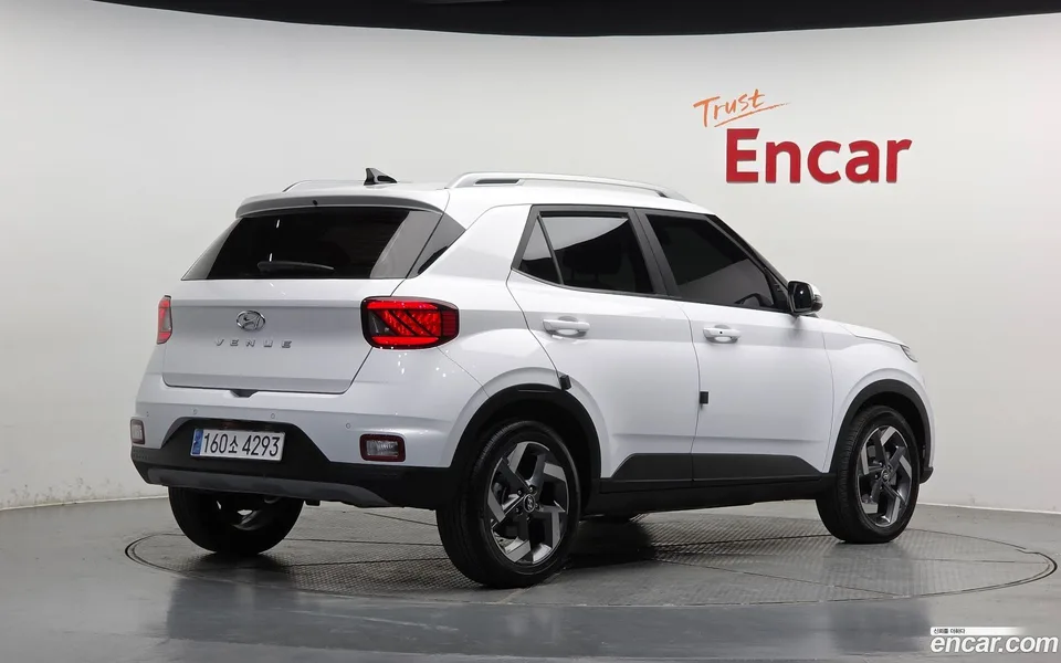 Hyundai Venue 1.6 2023 — миниатюра 2