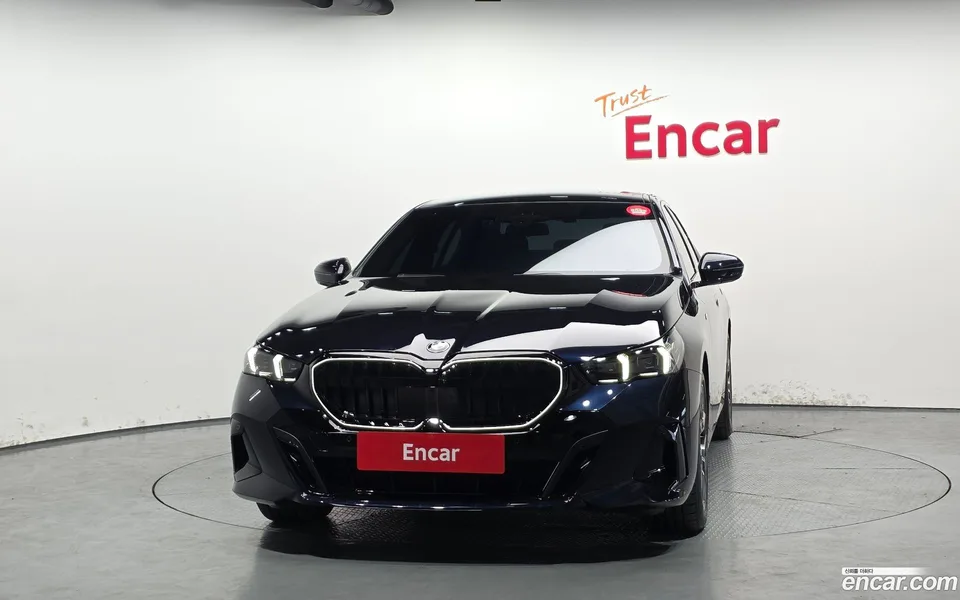 BMW 5 Series 520i 2024 — миниатюра 3