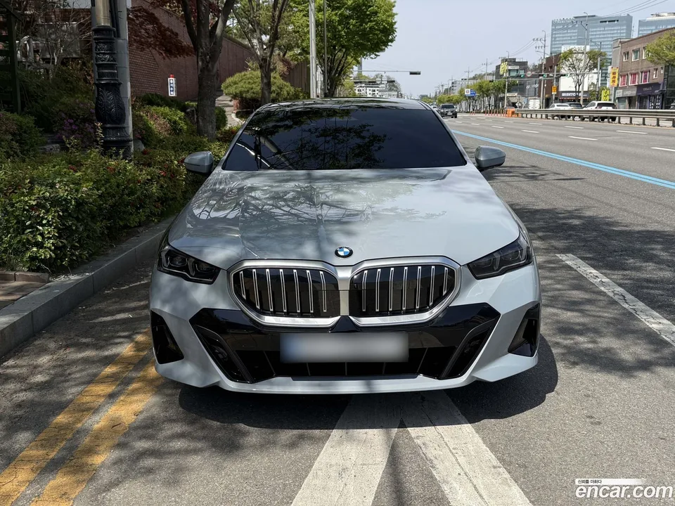 BMW 5 Series 520i M 2026 — миниатюра 3