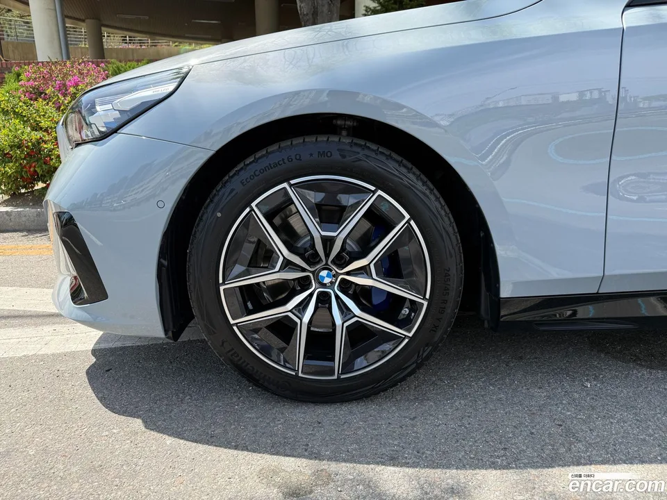 BMW 5 Series 520i M 2026 — миниатюра 5