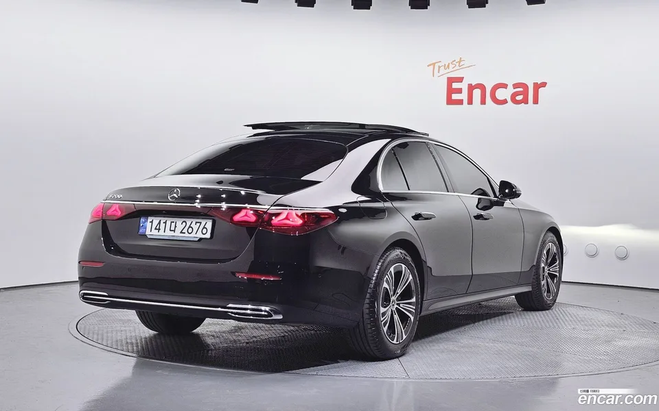 Mercedes-Benz E-Class E200 2024 — миниатюра 2