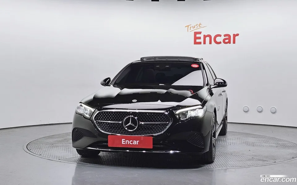 Mercedes-Benz E-Class E200 2024 — миниатюра 3
