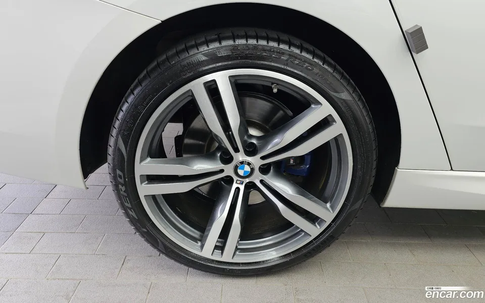 BMW 6 Series GT 630i xDrive M 2023 — миниатюра 5