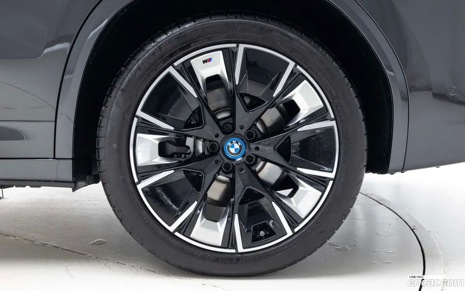 BMW iX3 M 2025 — миниатюра 5