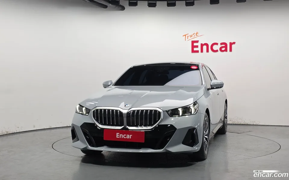 BMW 5 Series 520i M 2025 — миниатюра 3