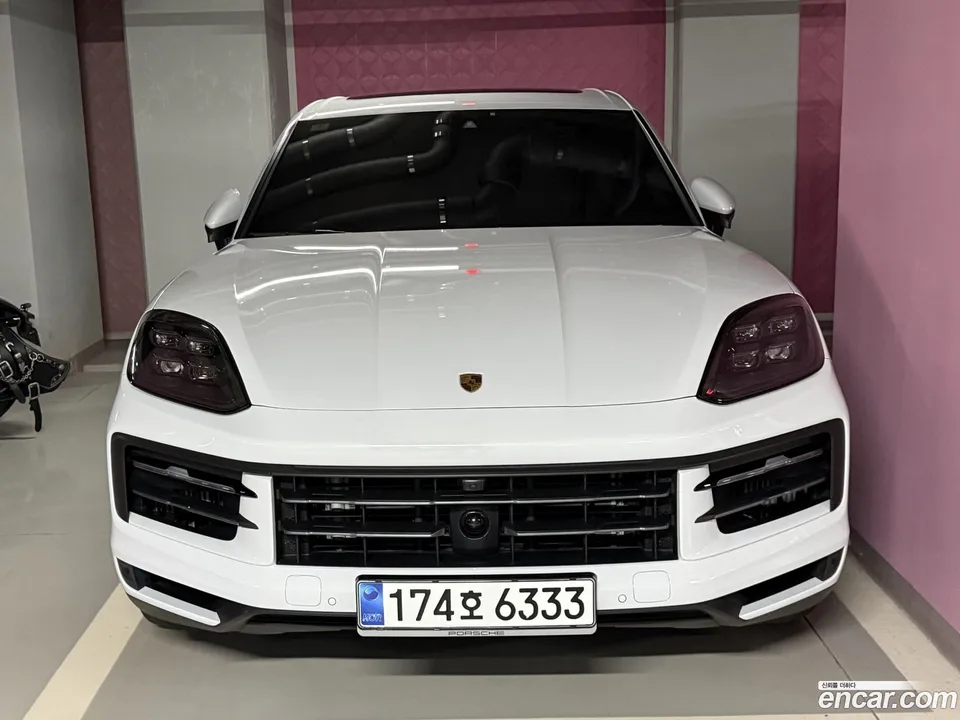 Porsche Cayenne 3.0 2023 — фото 1, купить с доставкой в Москву