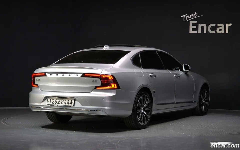 Volvo S90 B5 2022 — миниатюра 2