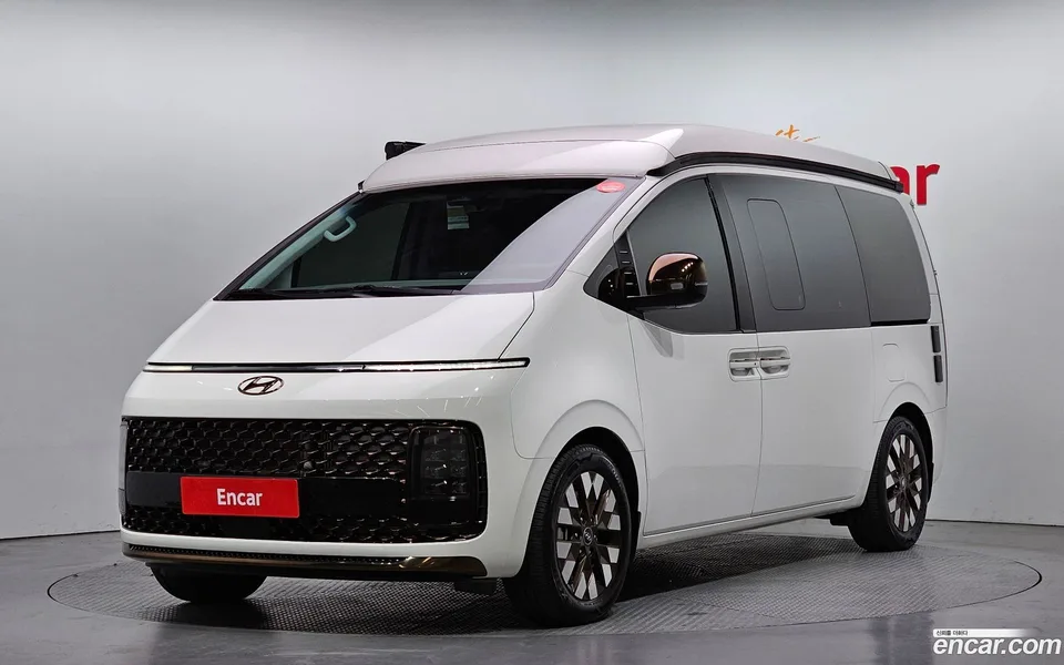 Hyundai Staria 2WD 2024 — фото 1, купить с доставкой в Москву