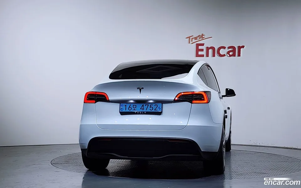 Tesla Model Y RWD 2023 — миниатюра 4