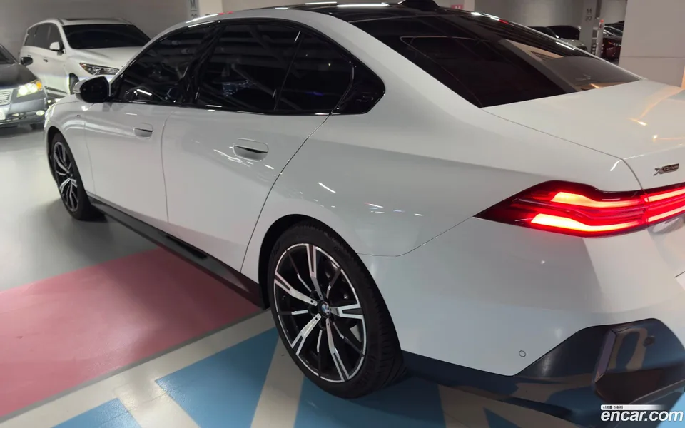 BMW 5 Series 530i xDrive M 2025 — миниатюра 4