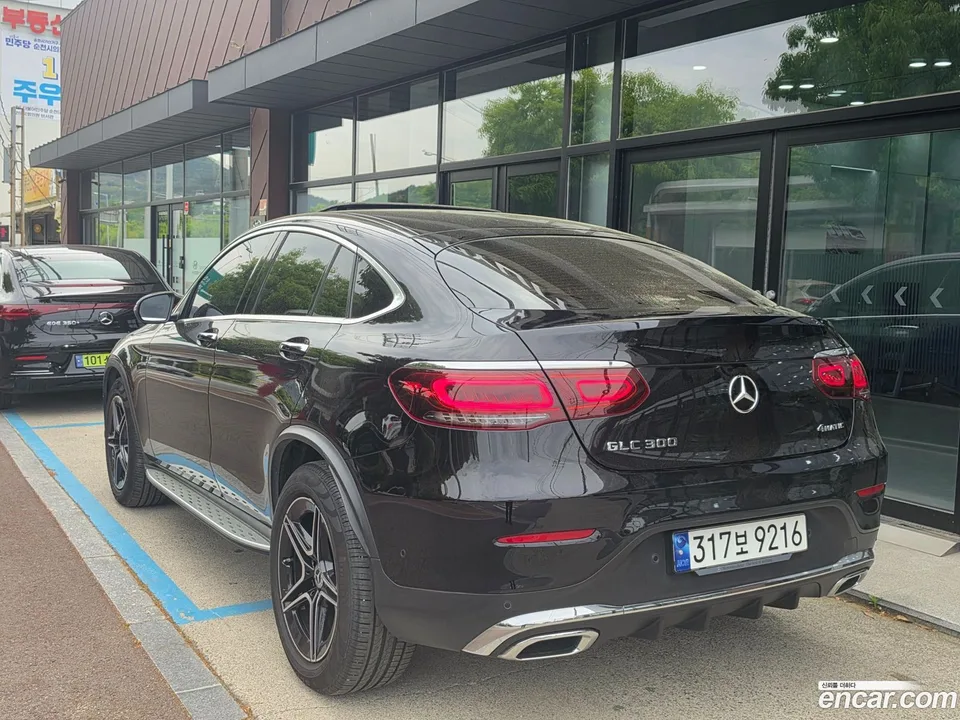 Mercedes-Benz GLC-Class GLC300 4MATIC 2023 — миниатюра 4
