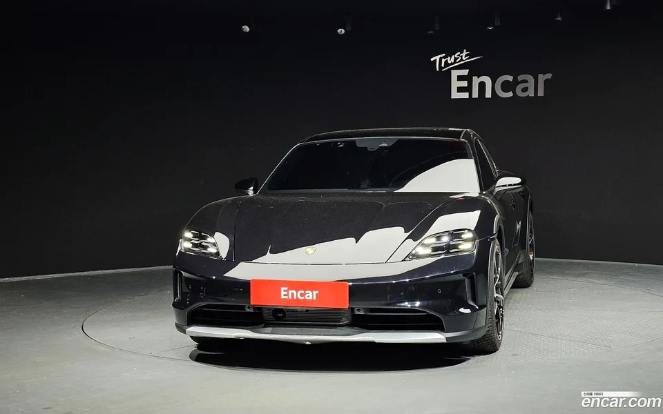 Porsche Taycan 4S 2025 — миниатюра 3