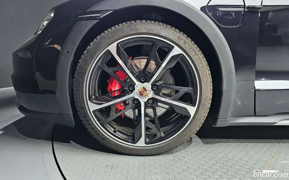 Porsche Taycan 4S 2025 — миниатюра 4