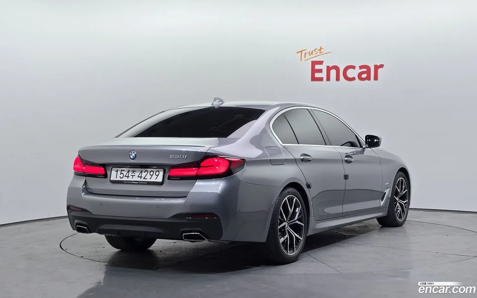 BMW 5 Series 530i M 2022 — миниатюра 2