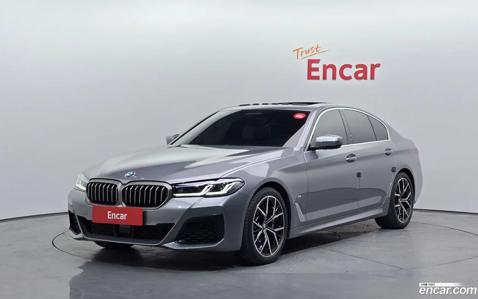 BMW 5 Series 530i M 2022 — фото 1, купить с доставкой в Москву