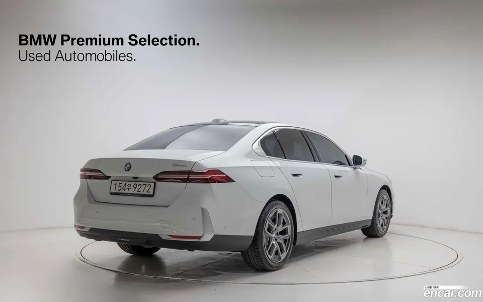 BMW 5 Series 520i 2025 — миниатюра 2
