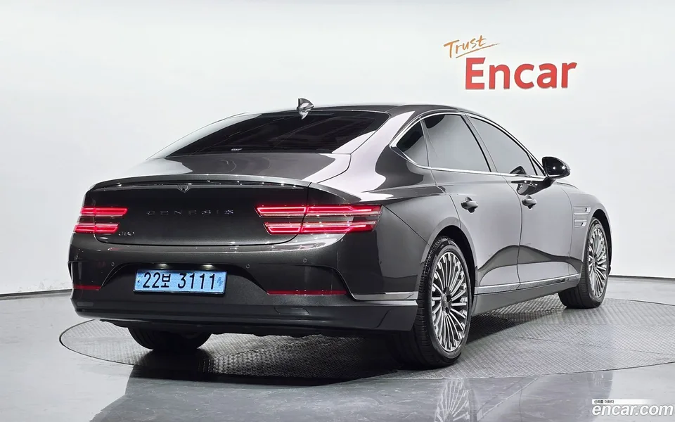 Genesis Electrified G80 e-AWD 2022 — миниатюра 2