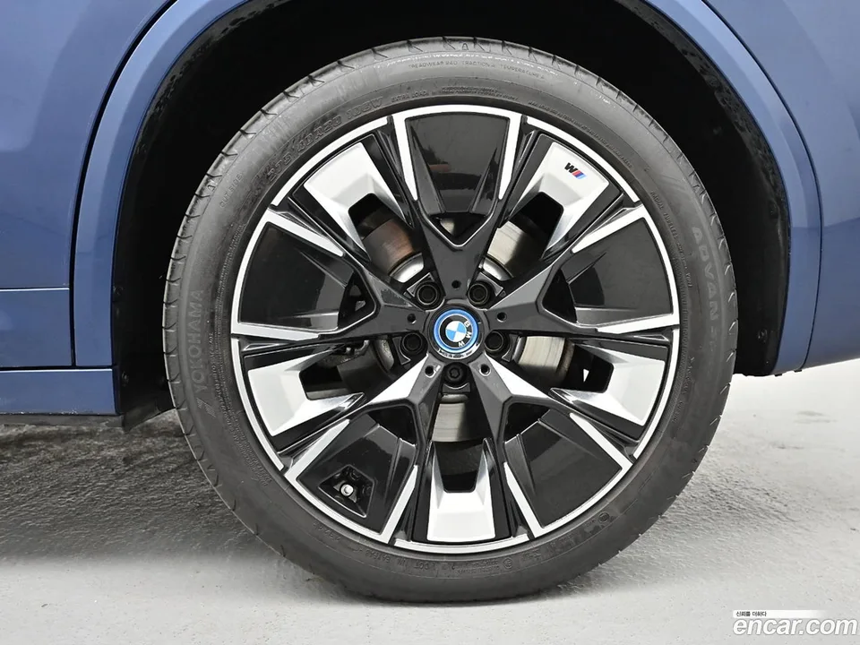 BMW iX3 M 2025 — миниатюра 5