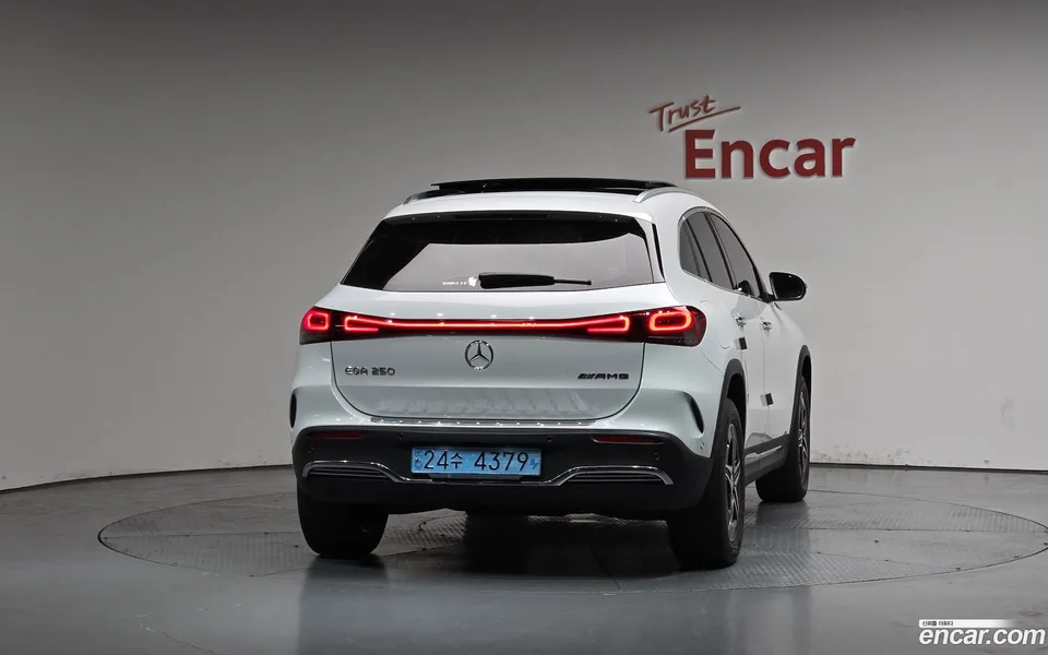 Mercedes-Benz EQA EQA250 AMG 2022 — миниатюра 4