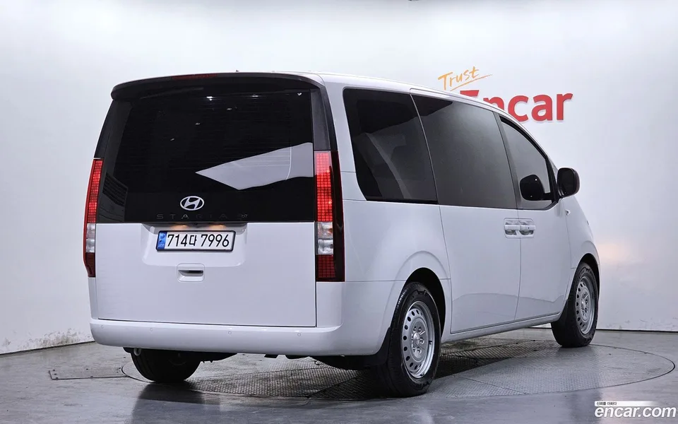 Hyundai Staria 11 2024 — миниатюра 2