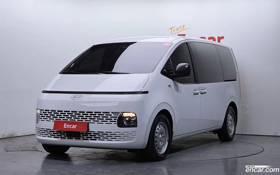 Hyundai Staria 11 2024 — фото 1, купить с доставкой в Москву