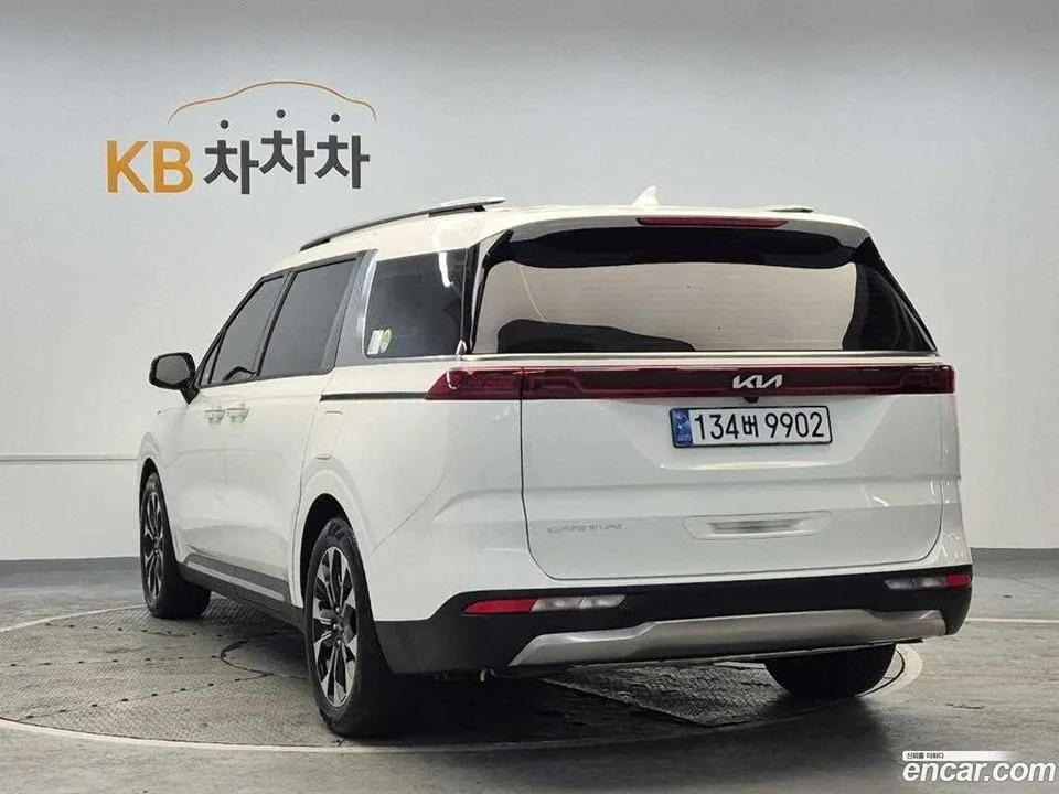 Kia Carnival 9 2022 — миниатюра 2
