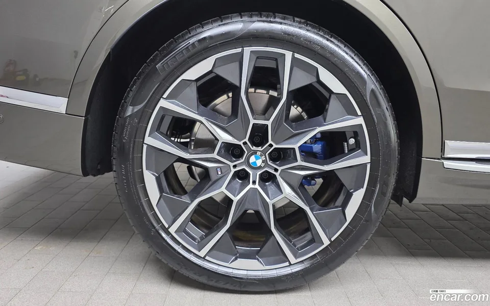 BMW X7 xDrive 40i M 6 2025 — миниатюра 5