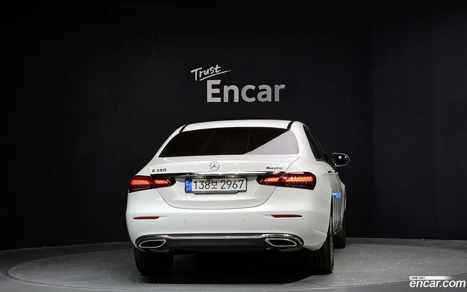 Mercedes-Benz E-Class E350 4MATIC 2022 — миниатюра 4