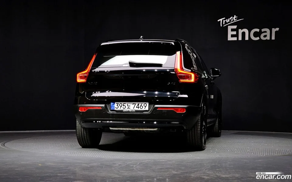 Volvo XC40 B4 2025 — миниатюра 4