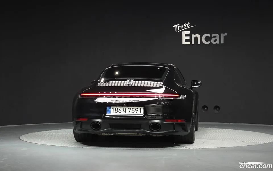Porsche 911 (992) 4 GTS 2023 — миниатюра 4