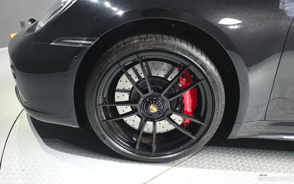 Porsche 911 (992) 4 GTS 2023 — миниатюра 5