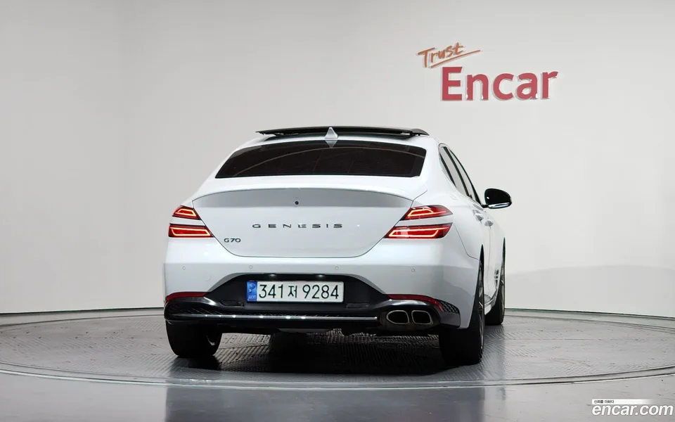Genesis G70 2.0T 2WD 2022 — миниатюра 4