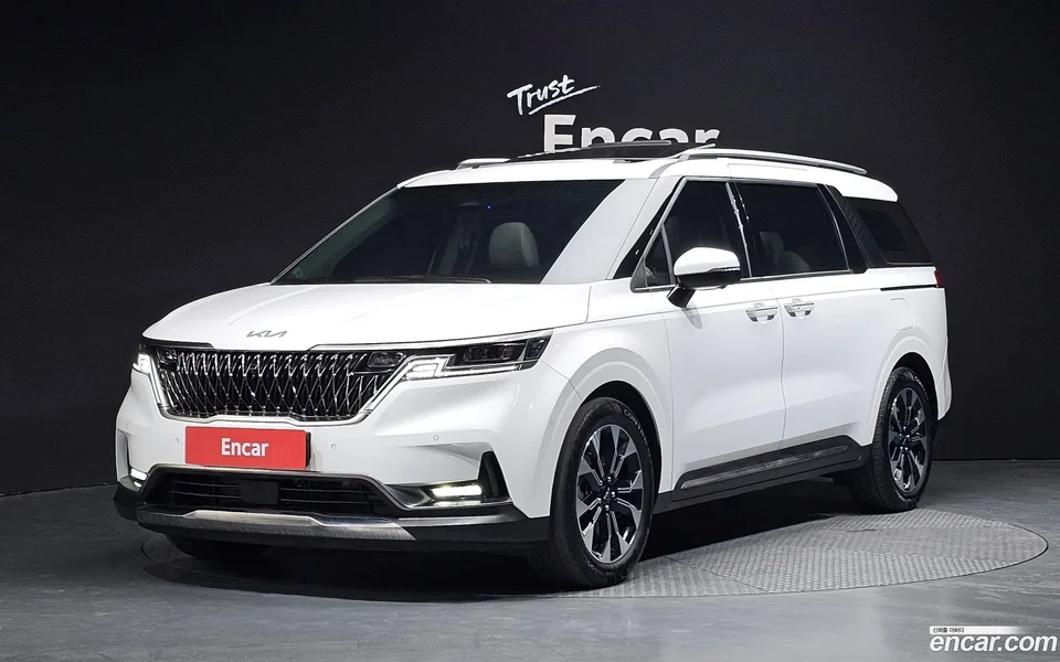 Kia Carnival 9 2023 — фото 1, купить с доставкой в Москву