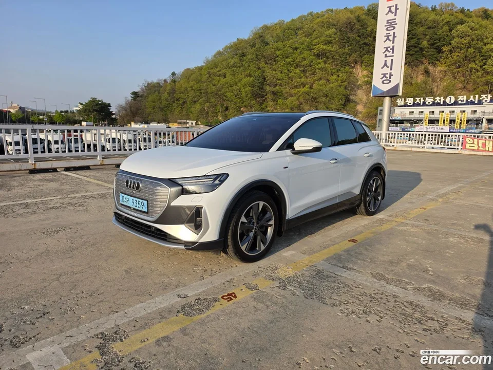Audi Q4 e-tron (F4) 40 2023 — фото 1, купить с доставкой в Москву