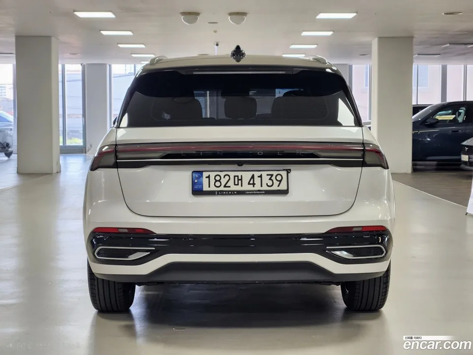 Lincoln Nautilus 2.0 AWD 2023 — миниатюра 4