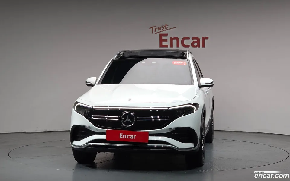 Mercedes-Benz EQB EQB300 4MATIC AMG 2023 — миниатюра 3