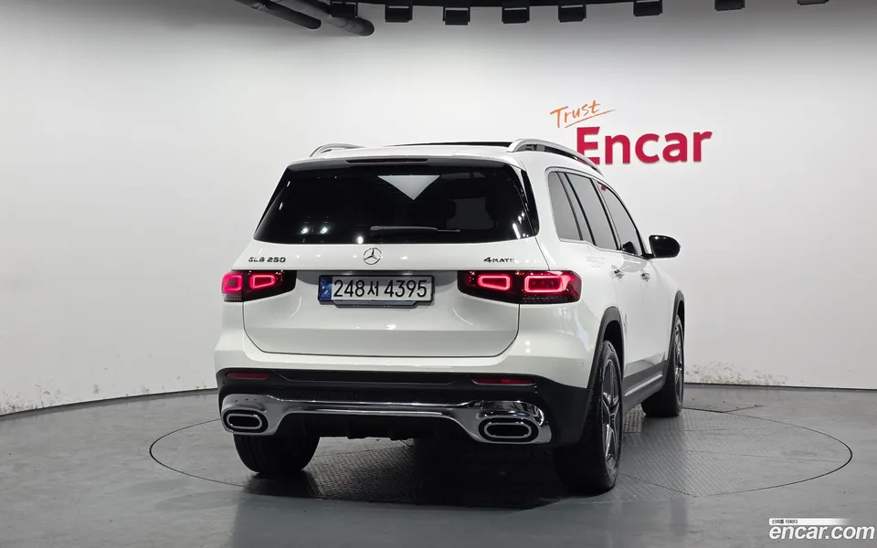 Mercedes-Benz GLB-Class GLB250 4MATIC 2023 — миниатюра 4
